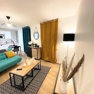 / Nid / Paisible Hyper Centre , Rodez France
